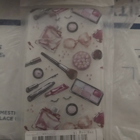 iPhone 11 Pro Max case - Picture 4 of 4